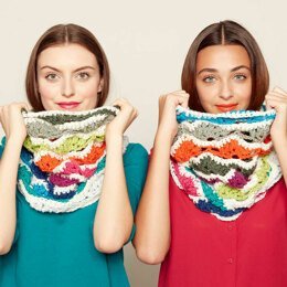 Rainbow Chip Crochet Cowl in Caron x Pantone - Downloadable PDF Rainbow Chip Crochet Cowl in Caron x Pantone - Downloadable PDF