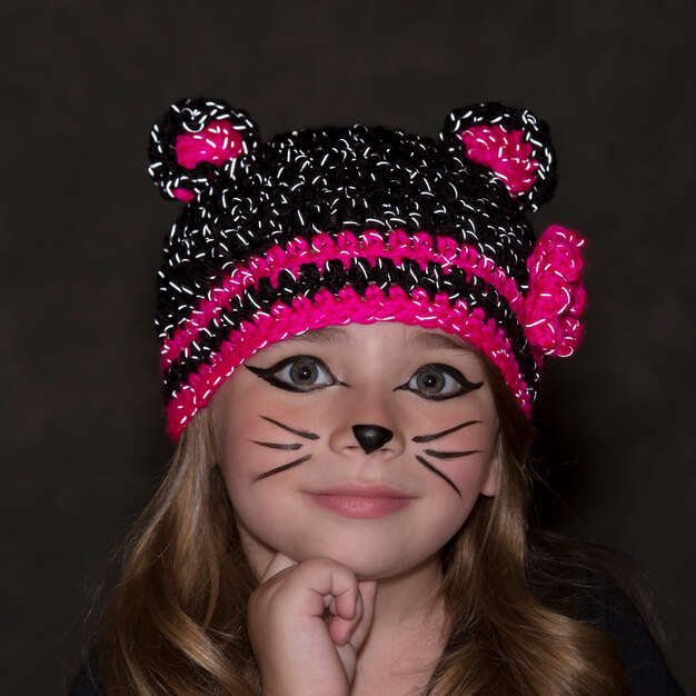 RED HEART GLAM BLACK CAT HAT, S