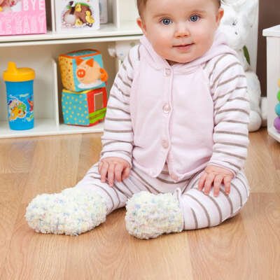 RED HEART WARM & FLUFFY BOOTIES RED HEART WARM & FLUFFY BOOTIES