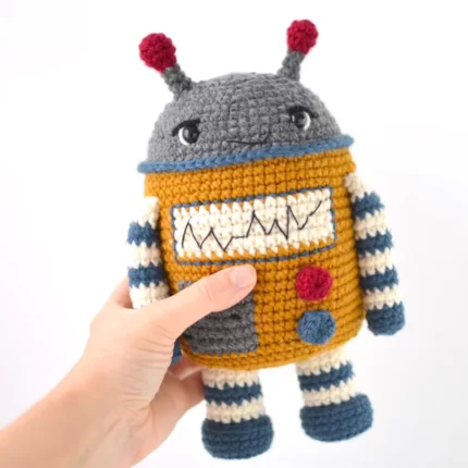 Pixie the Robot (Crochet)