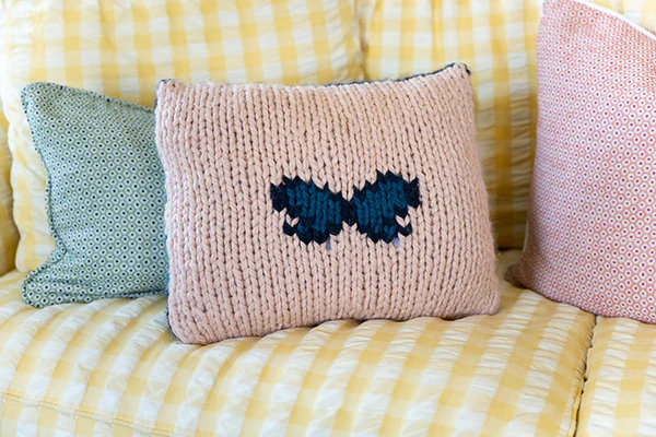 Butterfly Pillow (Knit) Butterfly Pillow (Knit)