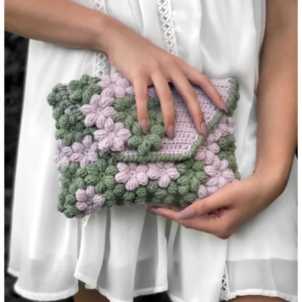 Crochet Floral Clutch (Crochet)