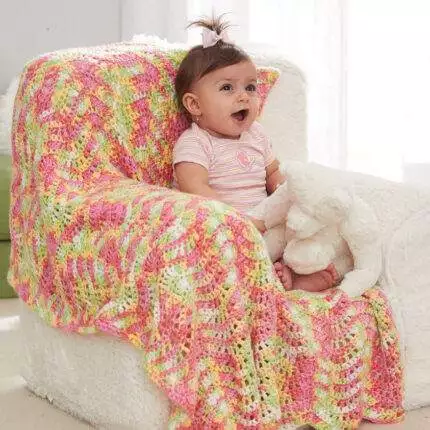 "Adorable Crochet Baby Waves Blanket: A Cozy Must-Have for Newborns"