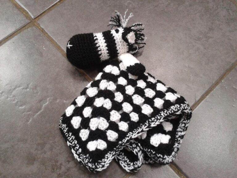 Free crochet Zebra Lovey patterns BePatterns