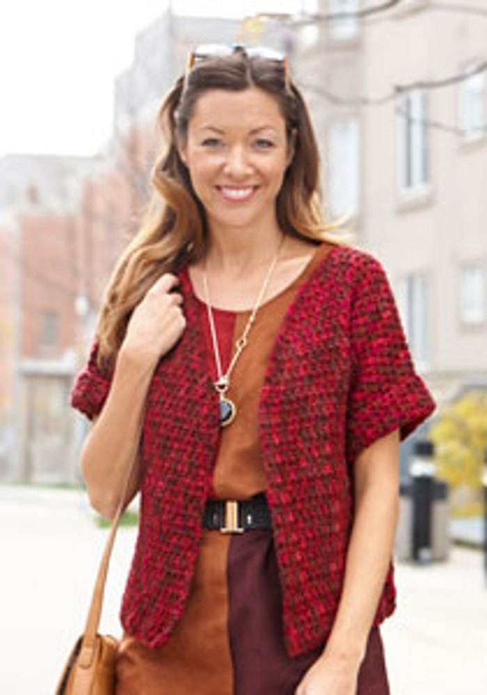 Crochet a Stylish Short-Sleeved Cardigan" Crochet a Stylish Short-Sleeved Cardigan"