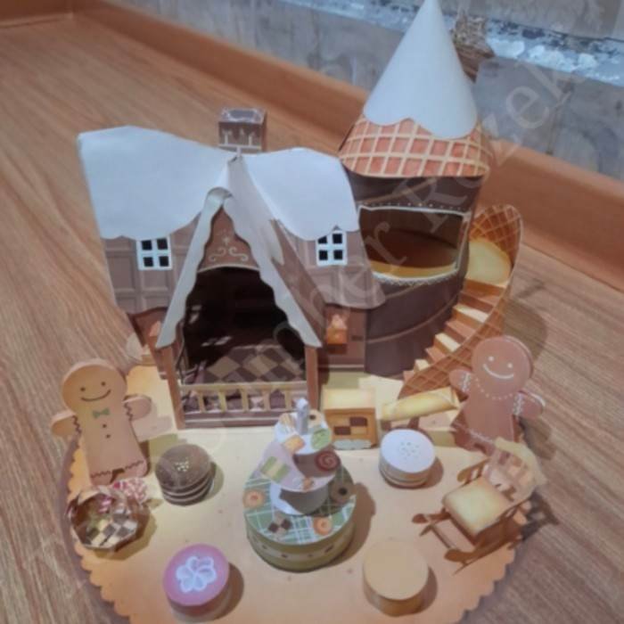 Miniature world (Candy House) Miniature world (Candy House)